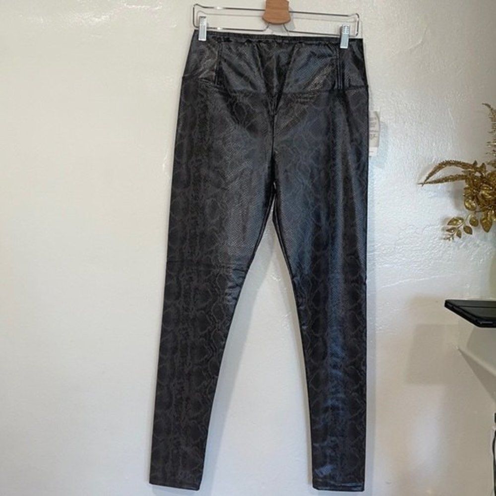 7 For All Mankind Faux Leather Snakeskin High Waisted Leggings Sz M